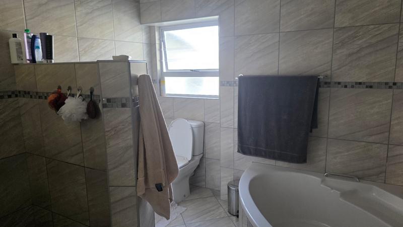 3 Bedroom Property for Sale in Albertinia Western Cape